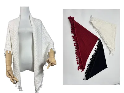 Eleganter Überwurf mit Rautenstrickmuster und Fransensaum in drei Farbvarianten – Weiß, Weinrot und Schwarz