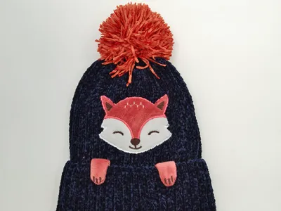 Dunkelblaue Chenille-Rippenstrick-Kindermütze mit gesticktem Fuchsgesicht-Applikation und rostorangenem Bommel oben