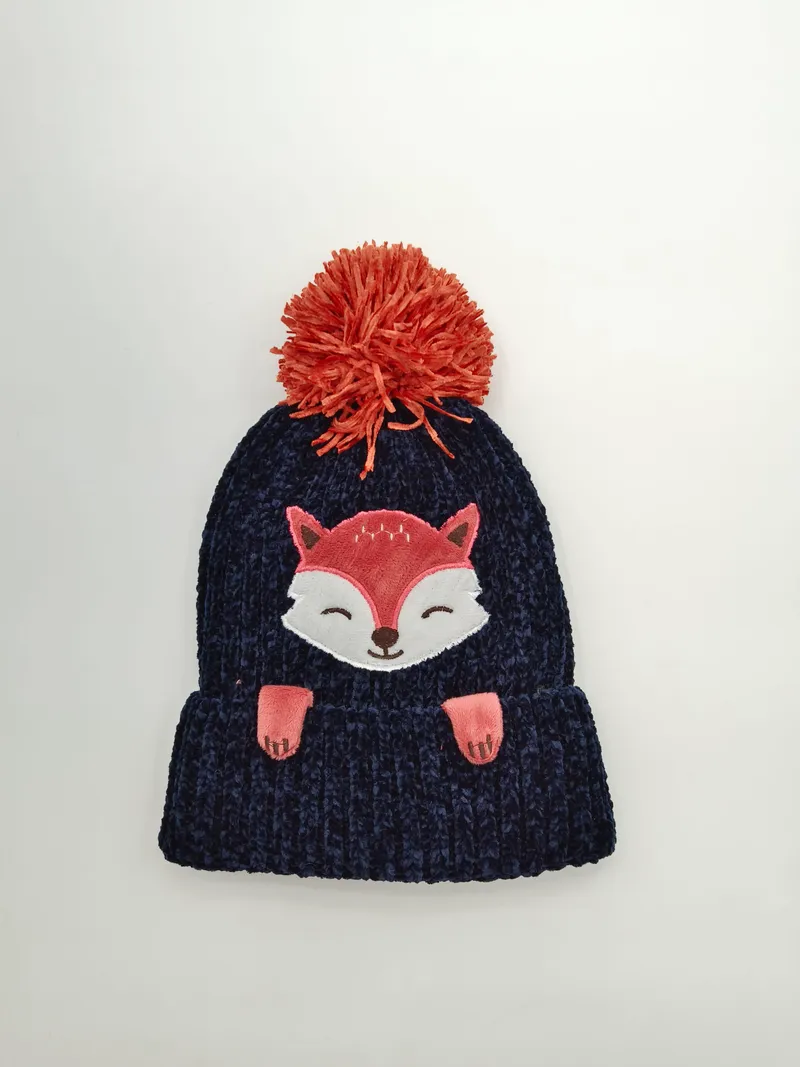 Dunkelblaue Chenille-Rippenstrick-Kindermütze mit gesticktem Fuchsgesicht-Applikation und rostorangenem Bommel oben